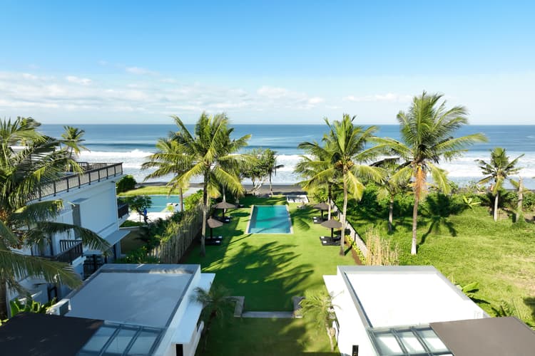 Black Beach Villa, photo 2